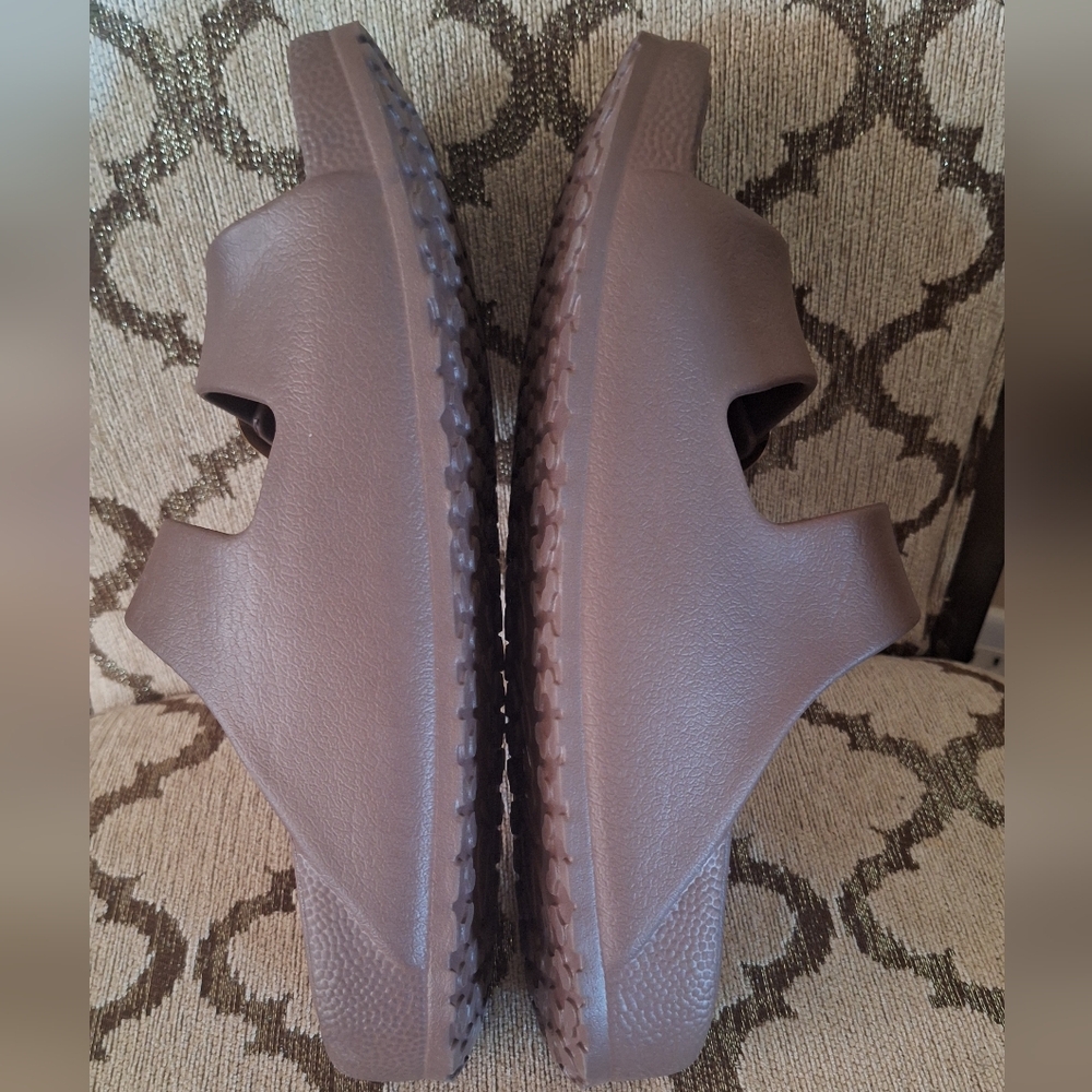 Skechers Brown Plum Slide Sandals with Gold Buckles Arch Fit Cali Breeze Size 8 - Picture 4 of 9